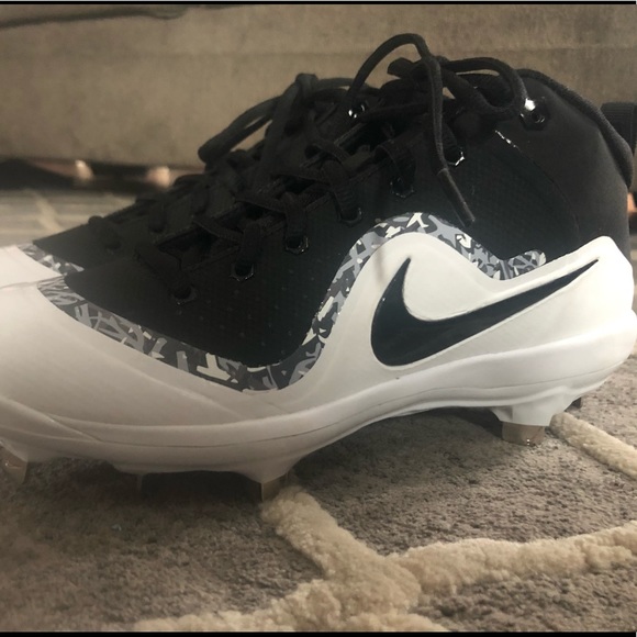 mike trout football cleats